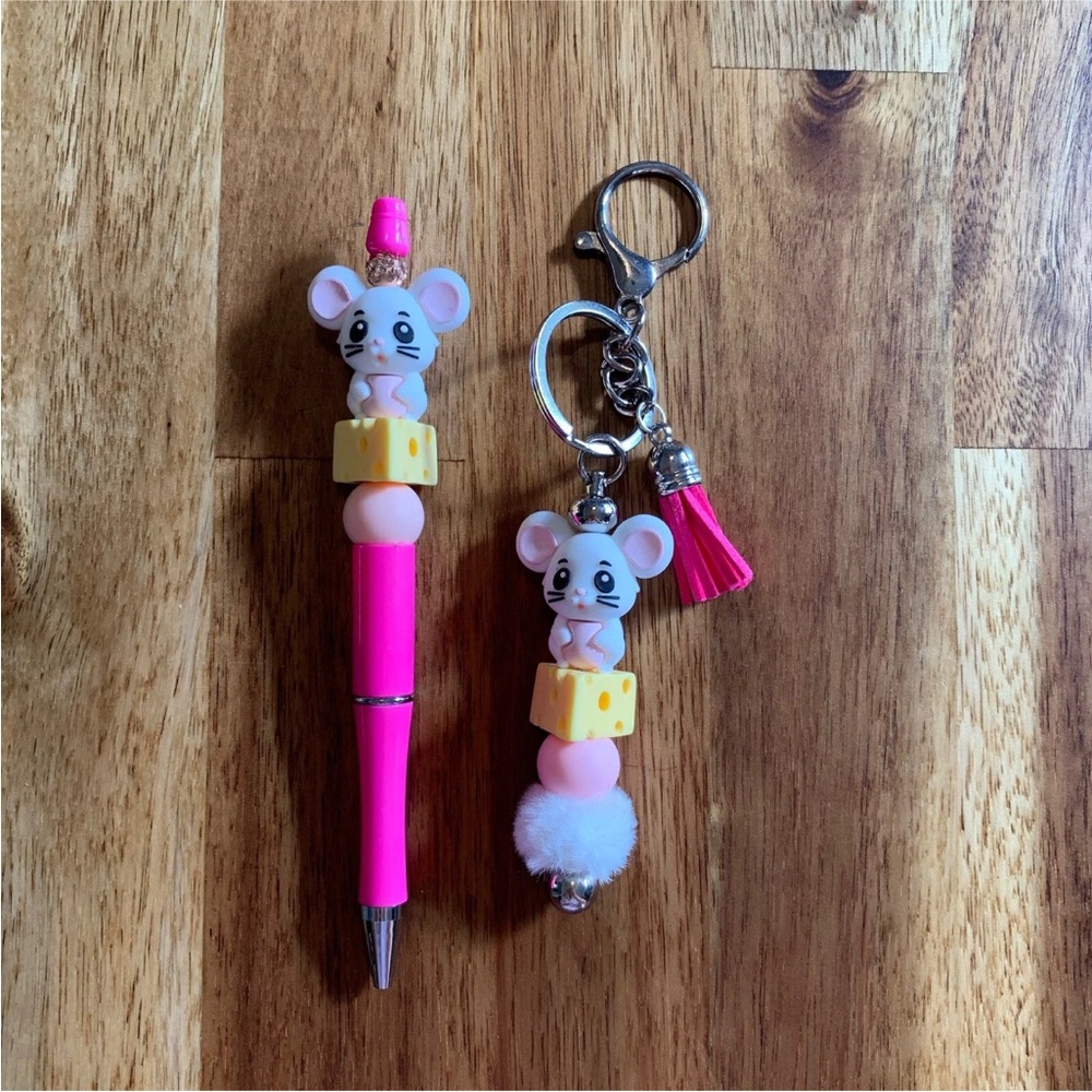 Handmade White Mouse And cheese Beaded Pen And Keychain Set.